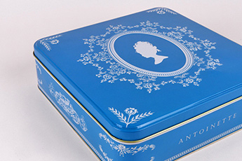 antoinette packaging design